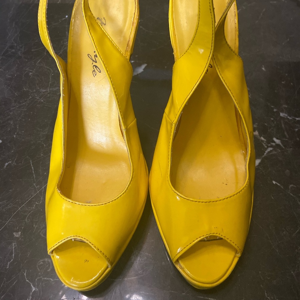 Herstyle Yellow Slingbacks Size 5 Vintage